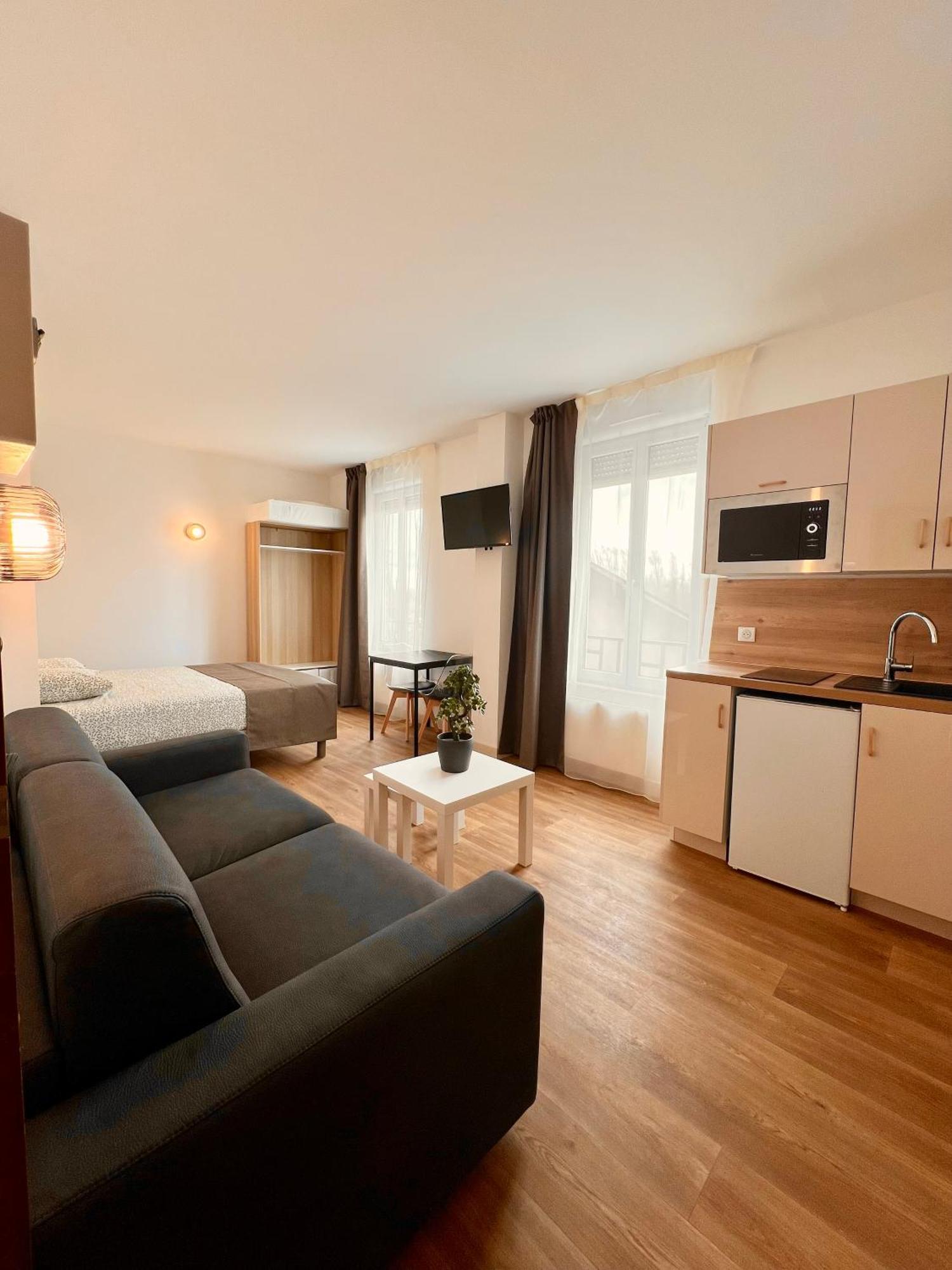 Studio 4 Pers Face Gare Sncf Appart Hotel Le Cygne D4 Bourges Exteriér fotografie